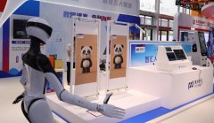 户只需打开摄像头 